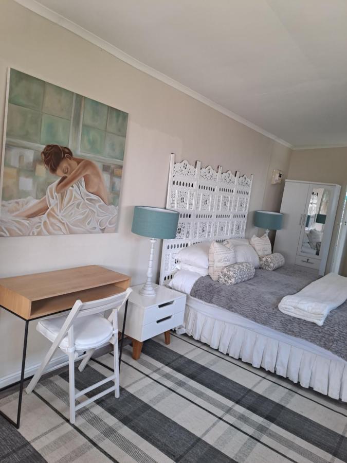 Milky Way Hotel Hermanus Buitenkant foto