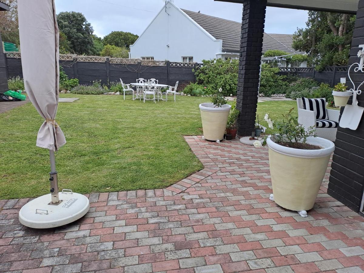 Milky Way Hotel Hermanus Buitenkant foto