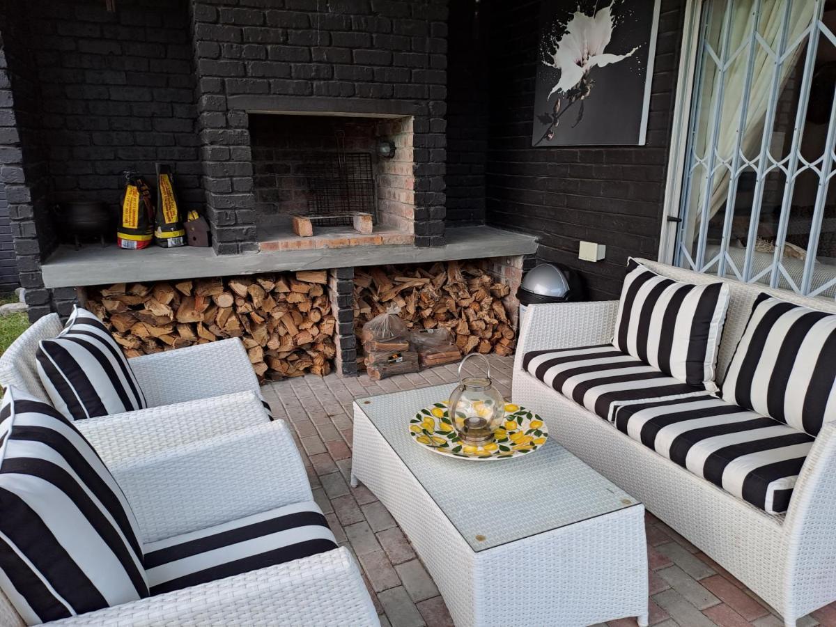 Milky Way Hotel Hermanus Buitenkant foto